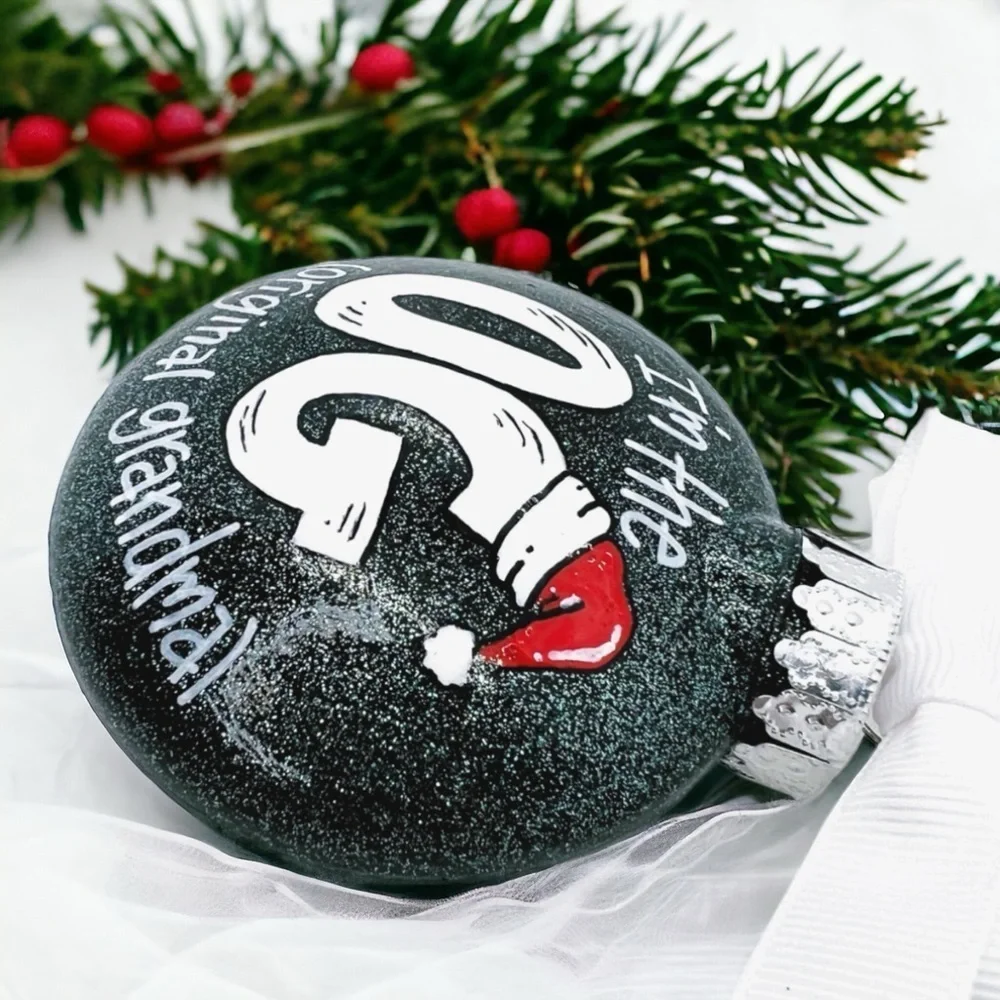 Handpainted Christmas Ornament: 